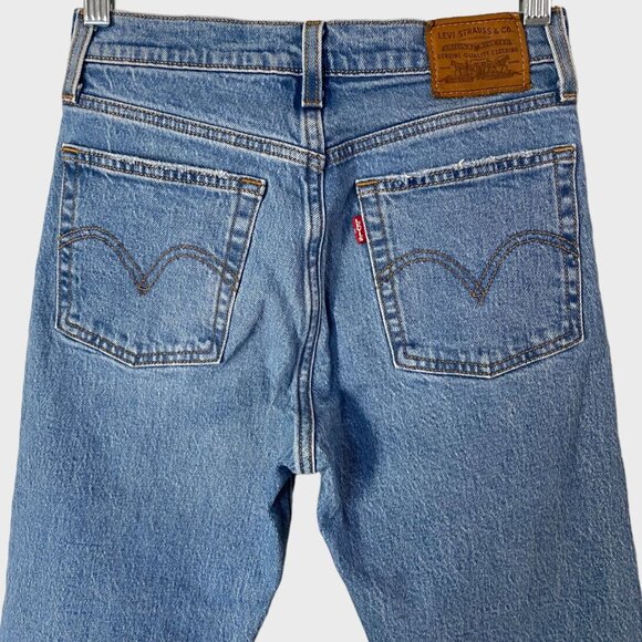 Levi's Wedgie Straight Fit Ankle Jeans Womens 25 Light Wash High-Rise Distressed - Picture 6 of 14